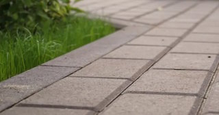 Профессиональная укладка тротуарных дорожек в Туймазы в октябре